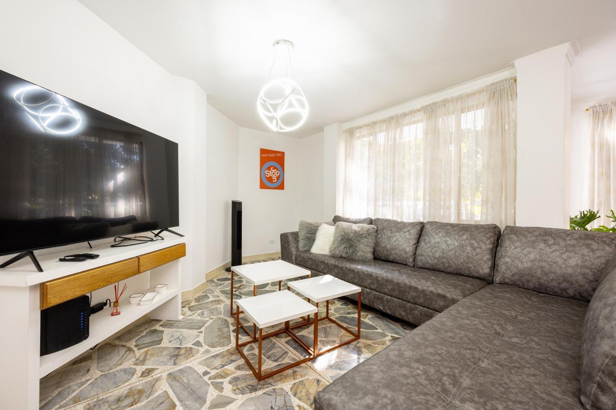 Apartment El Poblado, La Frontera Medellin